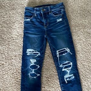 blue ripped american eagle jeans